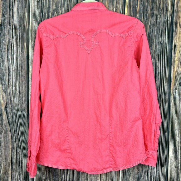Woman’s Wrangler Buttoned Down Shirt - Picture 5 of 9